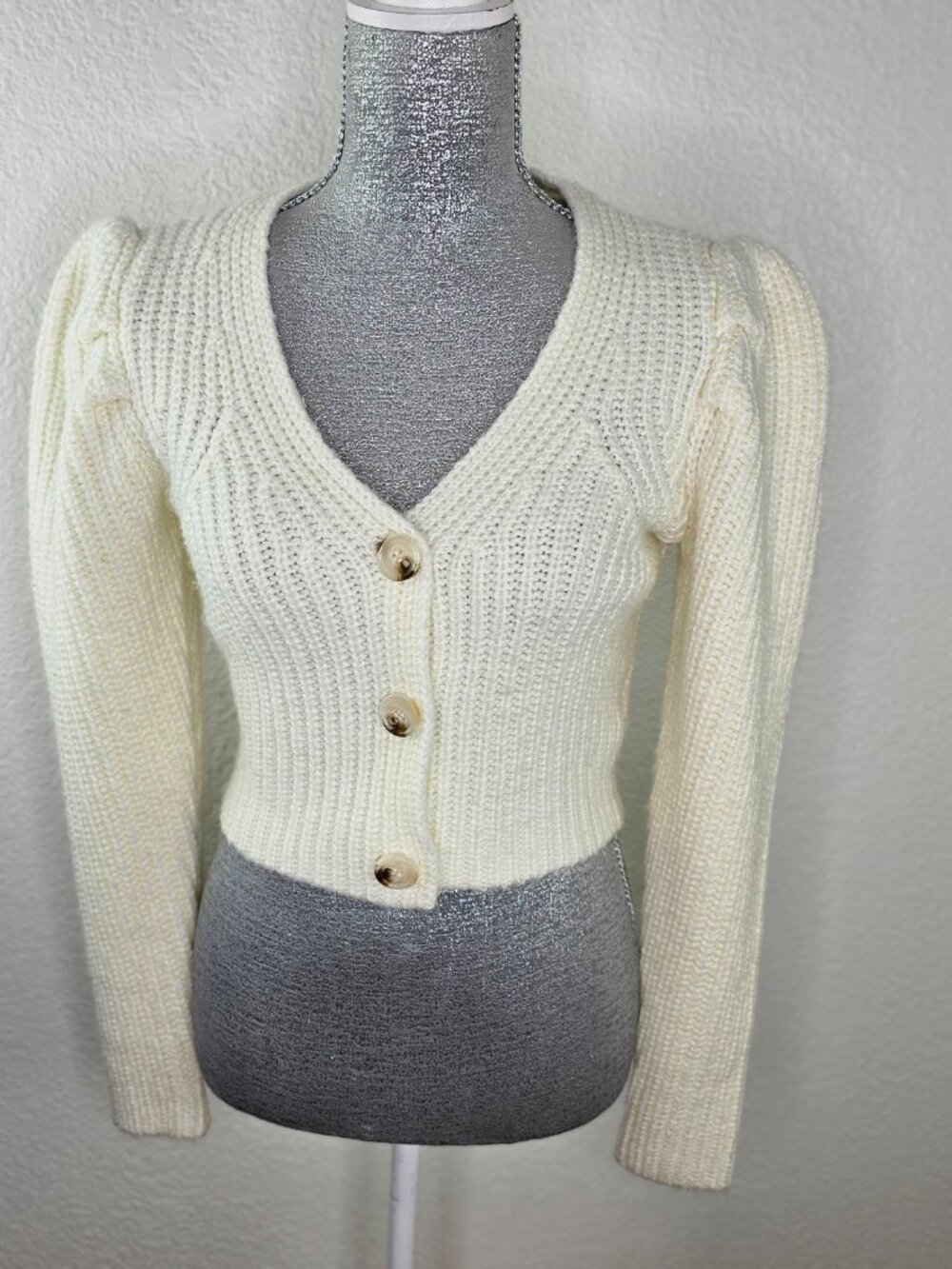 JustFab Boho Ribbed Knit V-Neck Cropped Cardigan Size Small